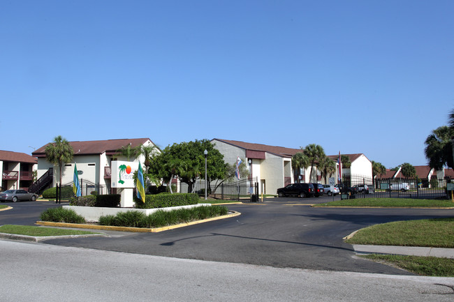 The Meadows in St. Petersburg, FL - Foto de edificio - Building Photo