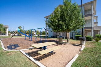 Devon Place in Edinburg, TX - Foto de edificio - Building Photo