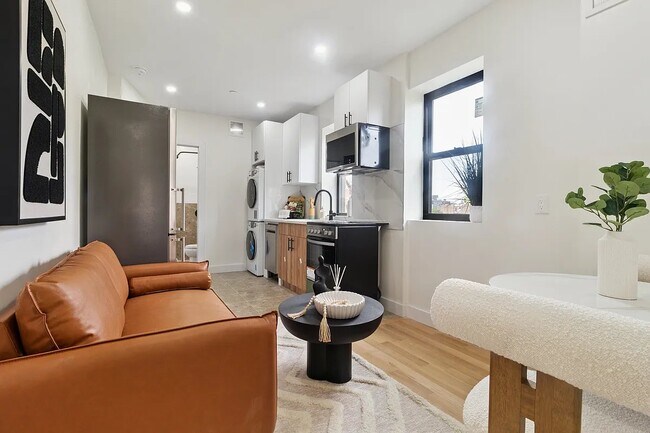 176 Rivington St in New York, NY - Building Photo - Building Photo