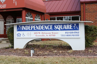 Independence Square in Evansville, IN - Foto de edificio - Building Photo