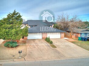 7215 Edenborough Dr in Oklahoma City, OK - Foto de edificio - Building Photo