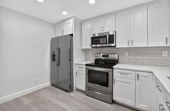 4 Royal Palm Way in Boca Raton, FL - Building Photo - Building Photo
