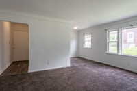 2663 Noble Rd in Cleveland Heights, OH - Foto de edificio - Interior Photo