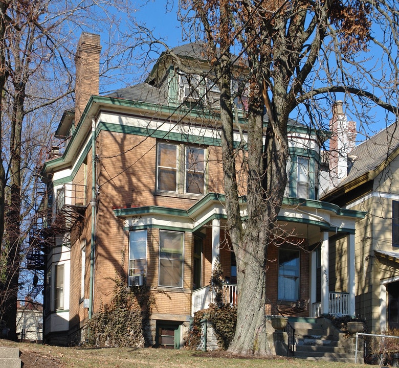 2351 Park Ave in Cincinnati, OH - Foto de edificio