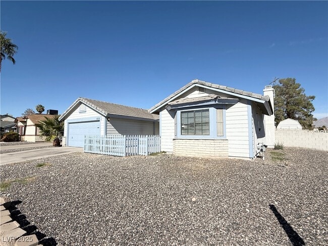 5876 Filmore Ave in Las Vegas, NV - Building Photo - Building Photo