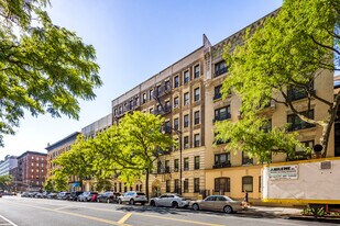936 Amsterdam Ave in New York, NY - Building Photo