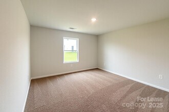 9350 Creedmore Hills Dr in Charlotte, NC - Building Photo - Building Photo