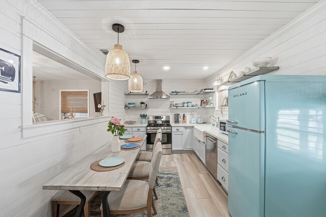 property at 3101 Kleinmann Ave