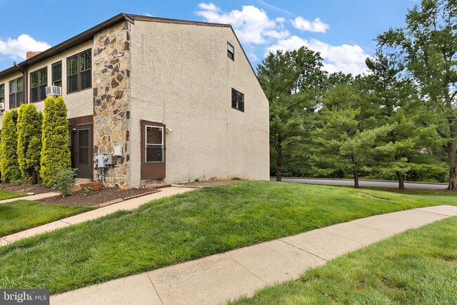 property at 193 Stirling Ct