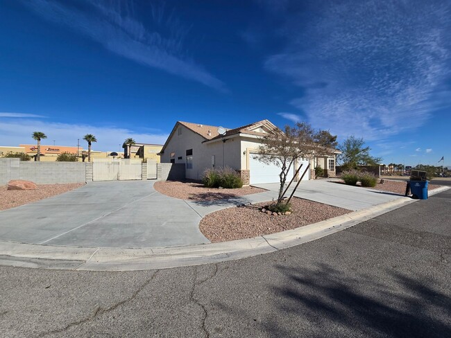 6395 N Juliano Rd in Las Vegas, NV - Building Photo - Building Photo