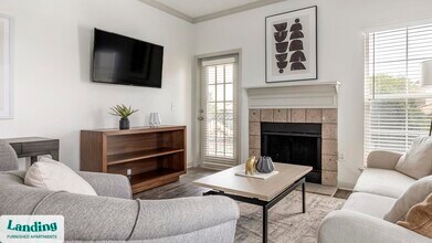 19275 Stone Oak Pkwy in San Antonio, TX - Building Photo - Building Photo