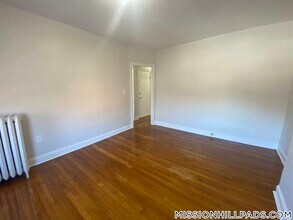 184 Walnut Ave in Boston, MA - Building Photo - Building Photo