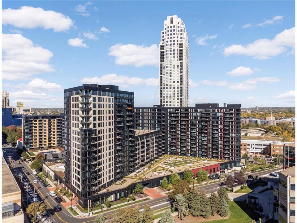 1240 S 2nd St in Minneapolis, MN - Building Photo