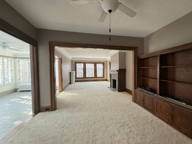 2062 Robinwood Ave, Unit Apt 3 in Toledo, OH - Foto de edificio - Building Photo