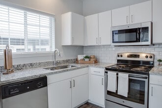 The Palmer at Las Colinas in Irving, TX - Building Photo - Building Photo