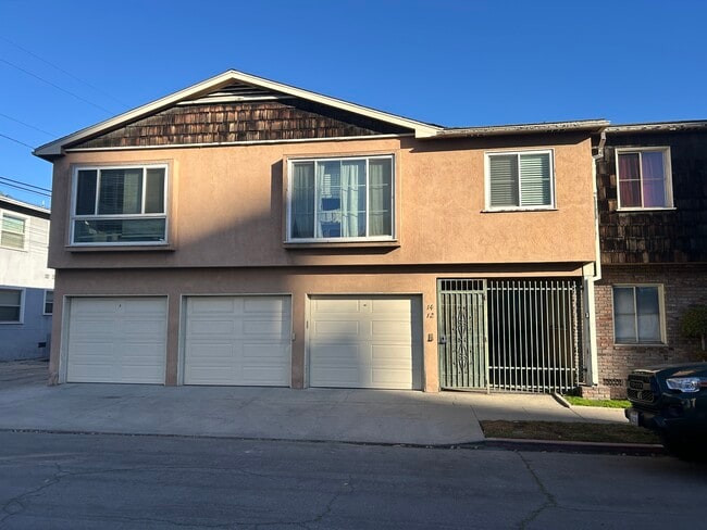 14 N Alboni Pl in Long Beach, CA - Building Photo - Building Photo