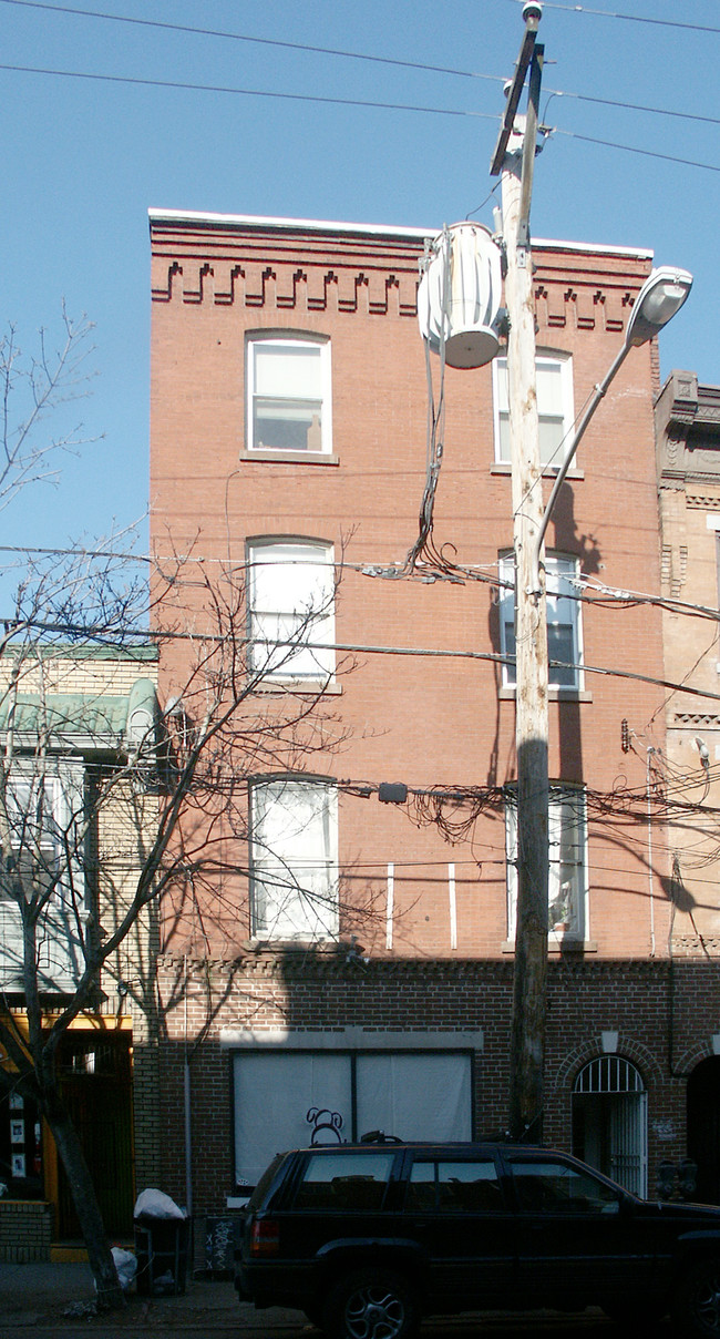 614 S 3rd St in Philadelphia, PA - Foto de edificio - Building Photo