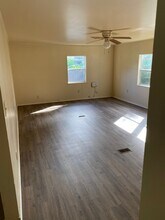 36517 Sunshine Rd in Zephyrhills, FL - Foto de edificio - Building Photo