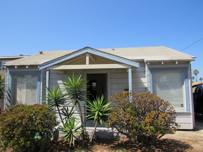 property at 1215 S Ditmar St