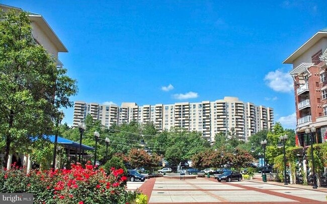 property at 1101 S Arlington Ridge Rd