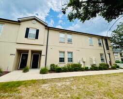 12301 Kernan Forest Blvd in Jacksonville, FL - Building Photo