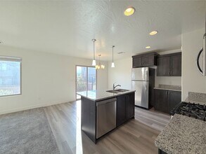 5881 S Charger Lp in Saint George, UT - Building Photo - Building Photo