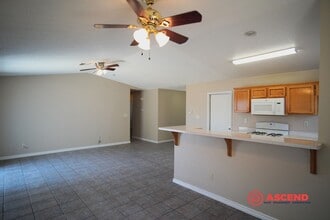 1903 Verbena Dr in Bakersfield, CA - Building Photo - Building Photo