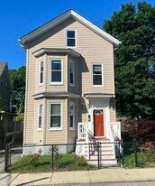 35 Edgewood St in Boston, MA - Building Photo