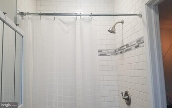 5301 Catharine St-Unit -2R in Philadelphia, PA - Building Photo - Building Photo