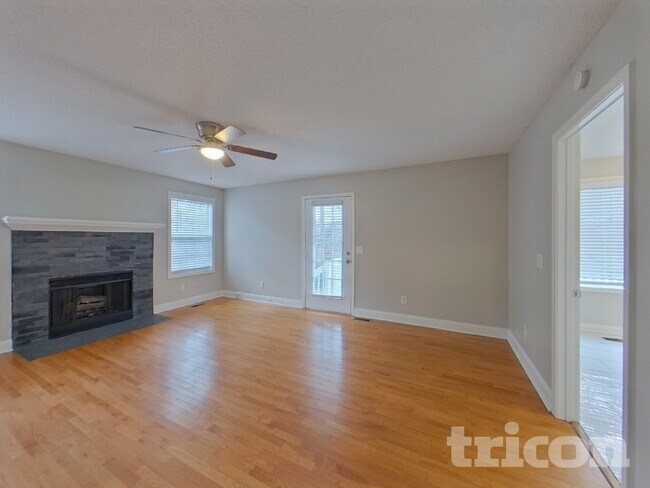 8737 Windsor Lake Blvd in Columbia, SC - Building Photo - Building Photo