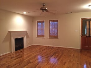 685 Garibaldi St SW in Atlanta, GA - Foto de edificio - Building Photo