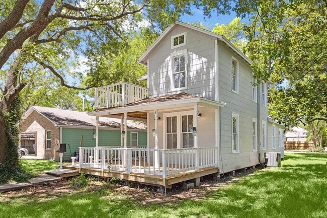 318 6th St N in Texas City, TX - Foto de edificio - Building Photo