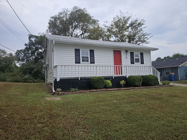 320 W Midvale Ave in Chattanooga, TN - Building Photo - Building Photo