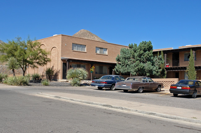 Lincoln Apartments in El Paso, TX - Building Photo - Building Photo