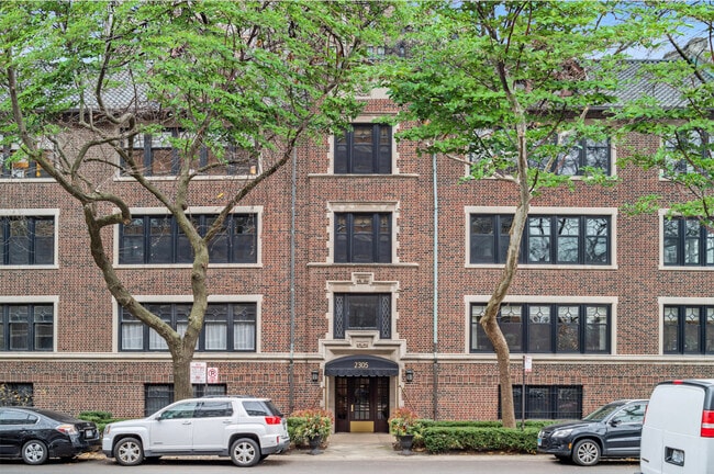 property at 2305 N Commonwealth Ave