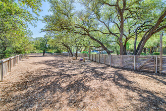 MAA Western Oaks in Austin, TX - Foto de edificio - Building Photo