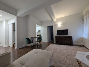 221 E 50th St in New York, NY - Building Photo - Building Photo