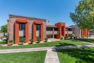Aria on Mill in Tempe, AZ - Foto de edificio - Building Photo