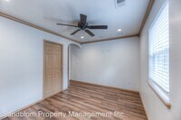 1111 N Garfield Ave photo'