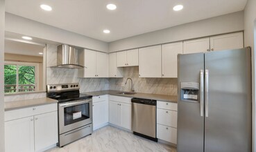 14836 Hancock Ct in Centreville, VA - Building Photo - Building Photo