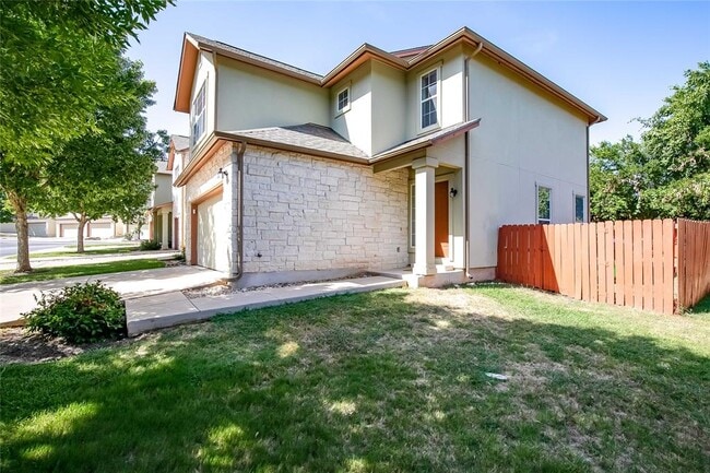 2410 Great Oaks Dr in Round Rock, TX - Building Photo - Building Photo