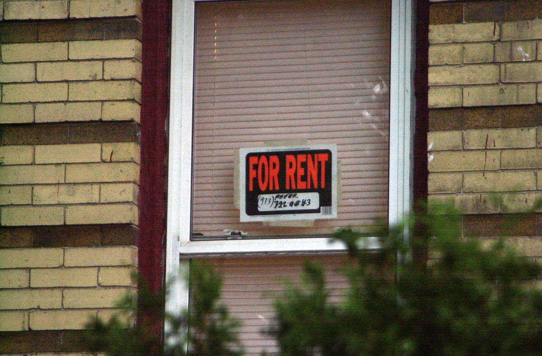 14 Gouverneur St in Newark, NJ - Building Photo