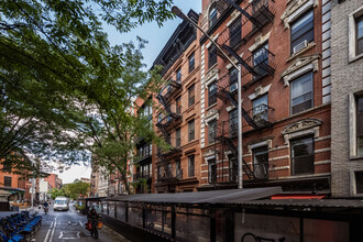 52 Macdougal St in New York, NY - Building Photo - Primary Photo