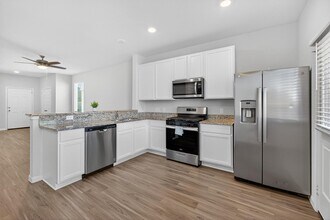 1409 Mount Bassie Trl in Conroe, TX - Building Photo - Building Photo