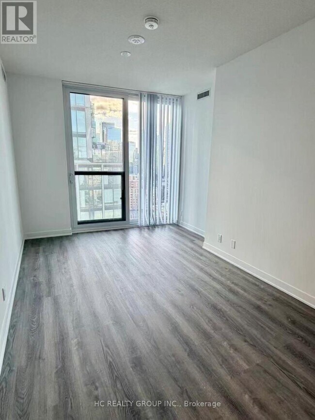 180 Front St E in Toronto, ON - Building Photo - Building Photo