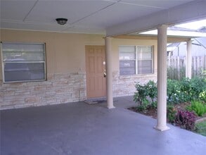 5708 2nd St in Bradenton, FL - Building Photo - Building Photo