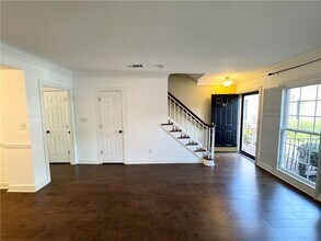 84 Mt Vernon Cir in Dunwoody, GA - Building Photo - Building Photo