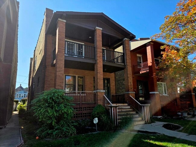 property at 4019 W Grace St