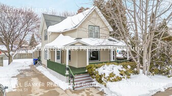 1209 N Oneida St in Appleton, WI - Building Photo
