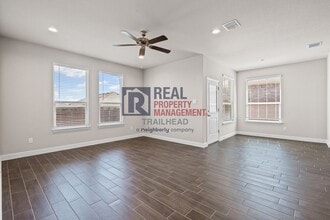 1923 Jackson St in Cleburne, TX - Building Photo - Building Photo